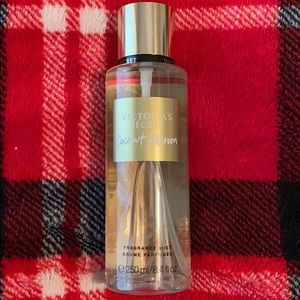 Victoria’s Secret coconut passion mist